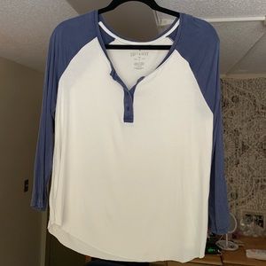 Soft and sexy American eagle baseball shirt